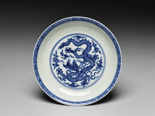 青花波濤白龍紋盤