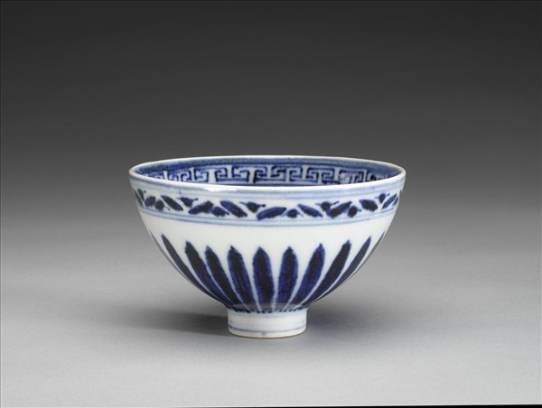 青花幾何花卉紋碗