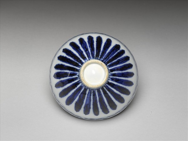 青花幾何花卉紋碗