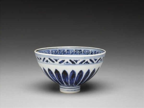 青花幾何花卉紋碗