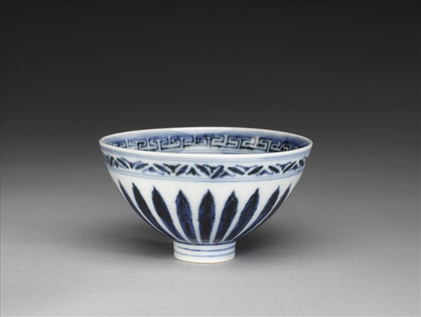 青花幾何花卉紋碗