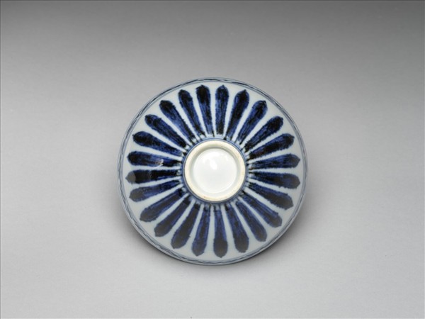 青花幾何花卉紋碗