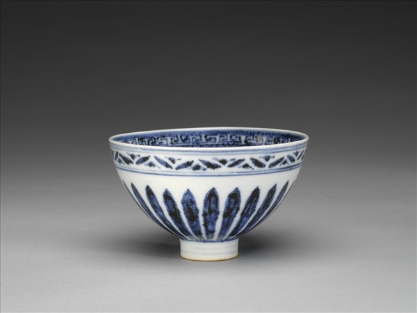 青花幾何花卉紋碗