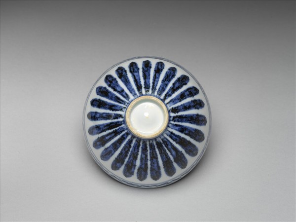 青花幾何花卉紋碗