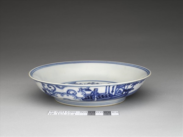 青花歲寒三友仕女圖盤