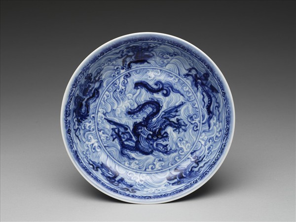 青花波濤海獸紋盤