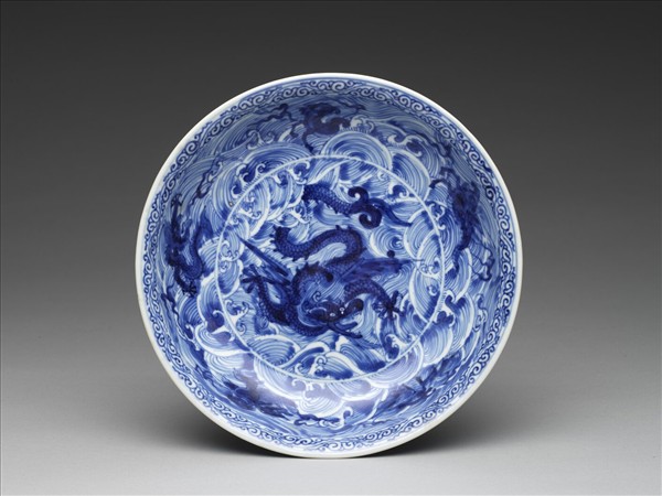 青花波濤海獸紋盤