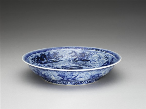 青花波濤海獸紋盤
