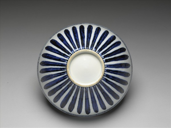 青花花卉紋蓮子碗