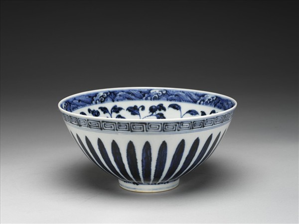 青花花卉紋蓮子碗