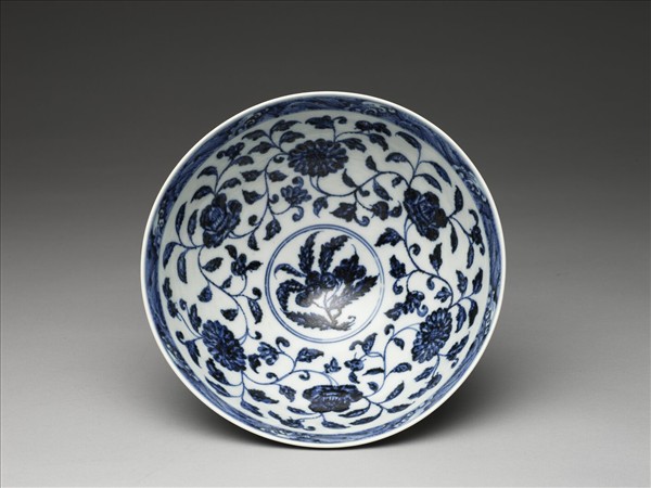 青花花卉紋蓮子碗
