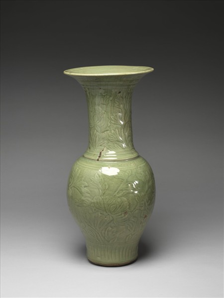 龍泉窯 青瓷刻花牡丹紋瓶