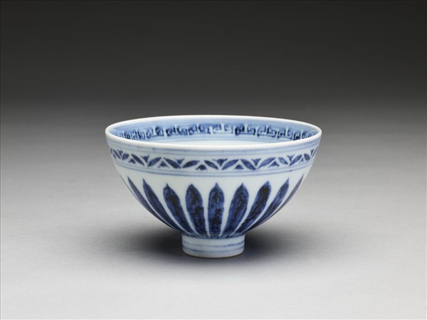 青花幾何花卉紋碗