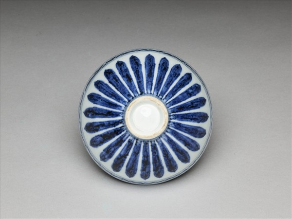 青花幾何花卉紋碗