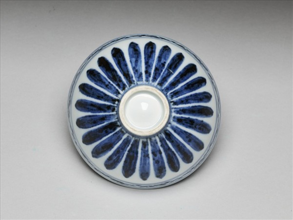 青花幾何花卉紋碗