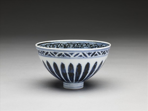 青花幾何花卉紋碗