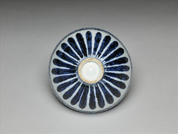 青花幾何花卉紋碗