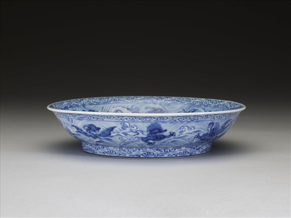 青花波濤海獸紋盤