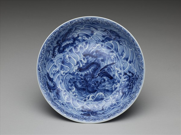 青花波濤海獸紋盤