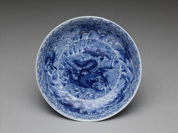 青花波濤海獸紋盤