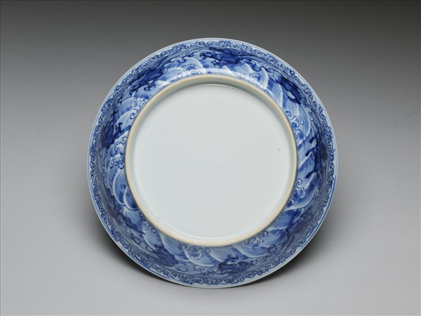 青花波濤海獸紋盤