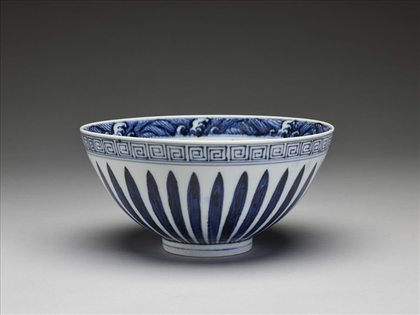 青花花卉紋蓮子碗