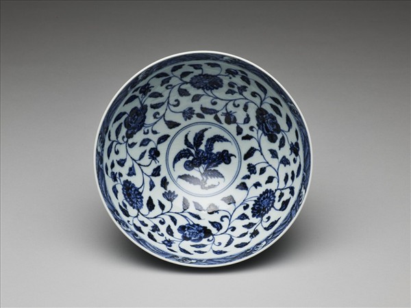 青花花卉紋蓮子碗