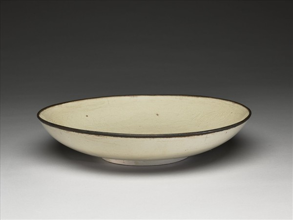 定窯 白瓷印花牡丹孔雀紋盤