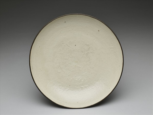 定窯 白瓷印花牡丹孔雀紋盤