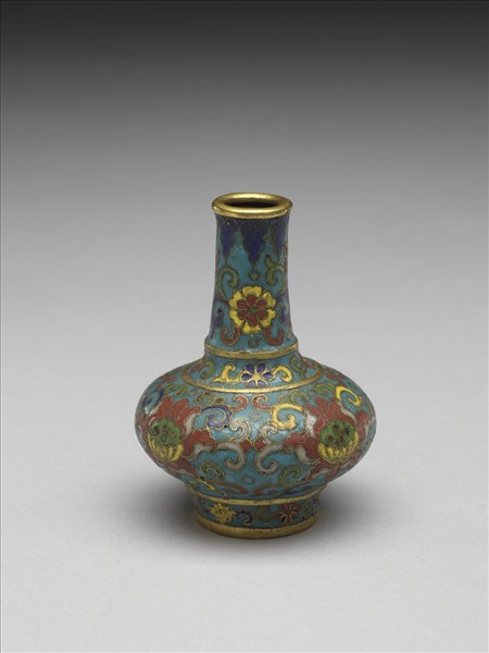 掐絲琺瑯番蓮紋瓶