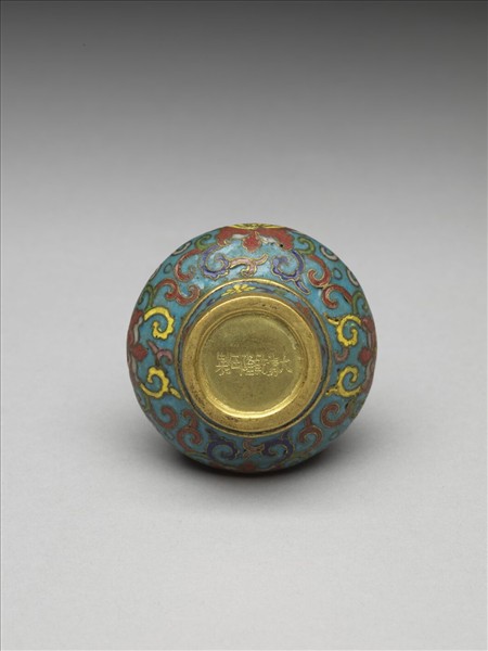 掐絲琺瑯番蓮紋瓶