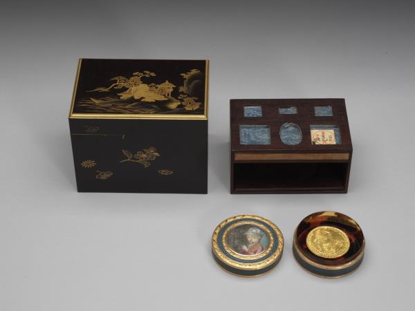 鑲金邊嵌西洋仕女畫漆圓盒