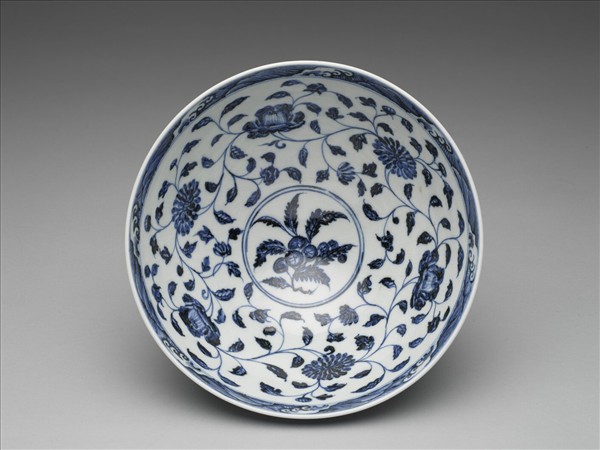 青花花卉紋蓮子碗