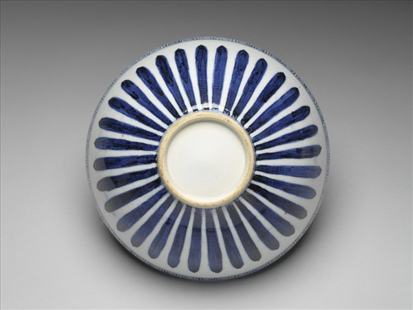 青花花卉紋蓮子碗