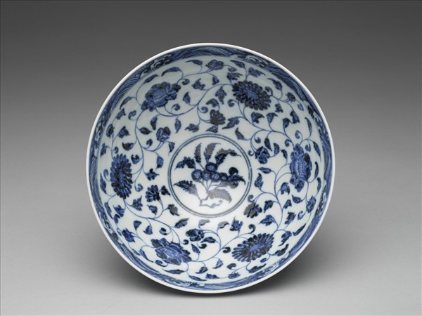 青花花卉紋蓮子碗