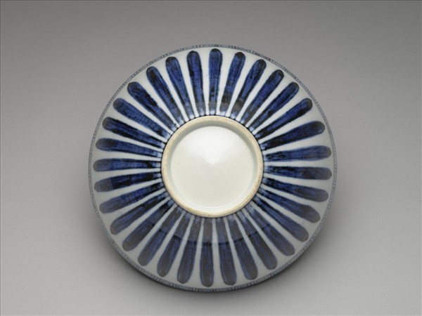 青花花卉紋蓮子碗