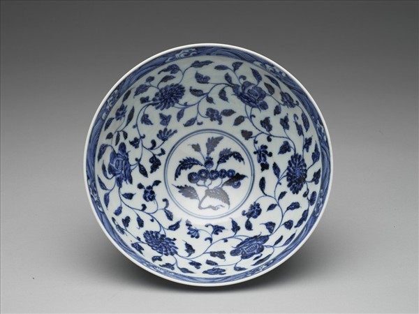 青花花卉紋蓮子碗