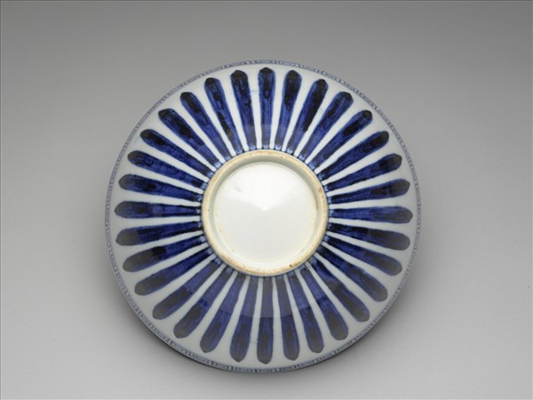 青花花卉紋蓮子碗