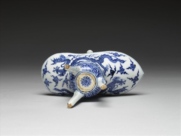 青花雲龍紋爵杯