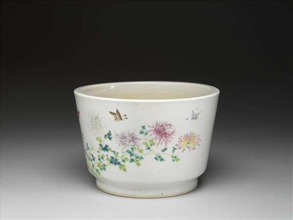 粉彩花蝶圖花盆