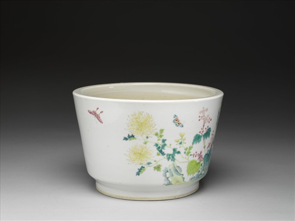 粉彩花蝶圖花盆