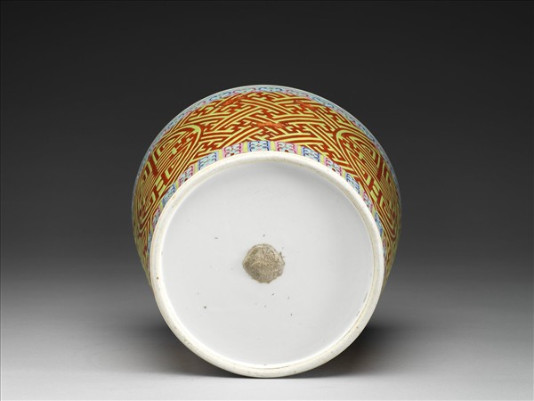 粉彩福壽紋花盆