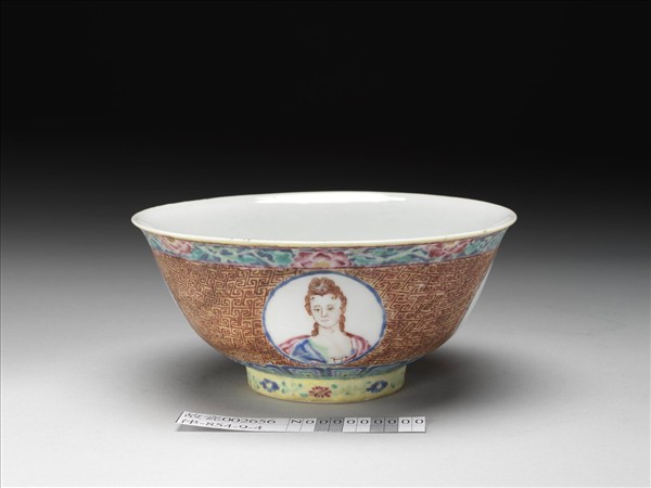 錦地開光西洋仕女肖像畫碗