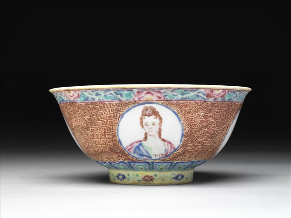 錦地開光西洋仕女肖像畫碗
