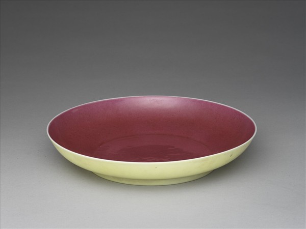 嬌黃釉胭脂紅彩盤