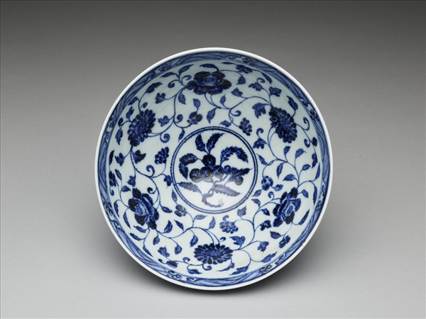 青花花卉紋蓮子碗