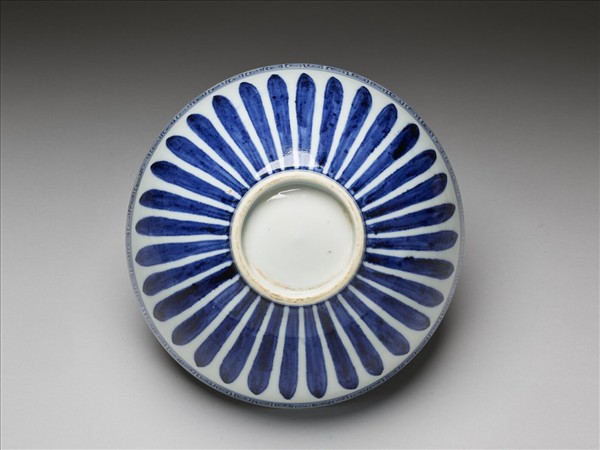 青花花卉紋蓮子碗