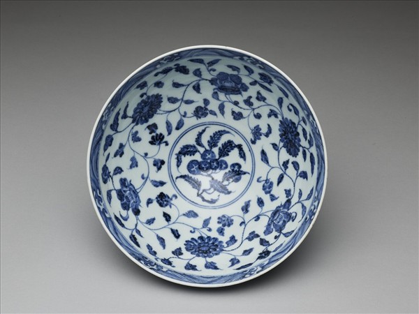 青花花卉紋蓮子碗