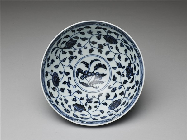 青花花卉紋蓮子碗