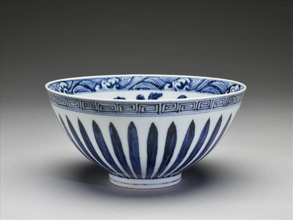 青花花卉紋蓮子碗